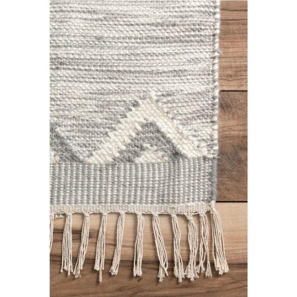 Cream and White Textured Area Rug - Picture 5 of 9